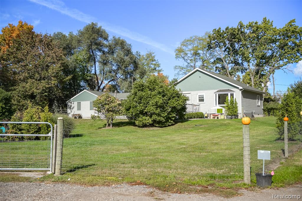 2076 Seymour Lake Road, Ortonville, MI 48462 — Photo 79