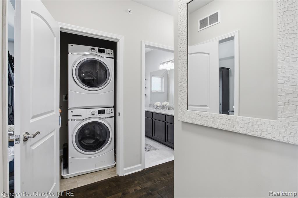5530 Arbor Chase Drive, 14, Ann Arbor, MI 48103 — Photo 18