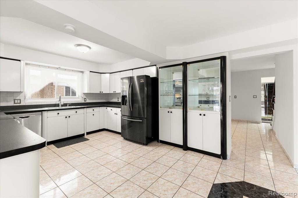 4226 Angeline Drive, Sterling Heights, MI 48310 — Photo 12