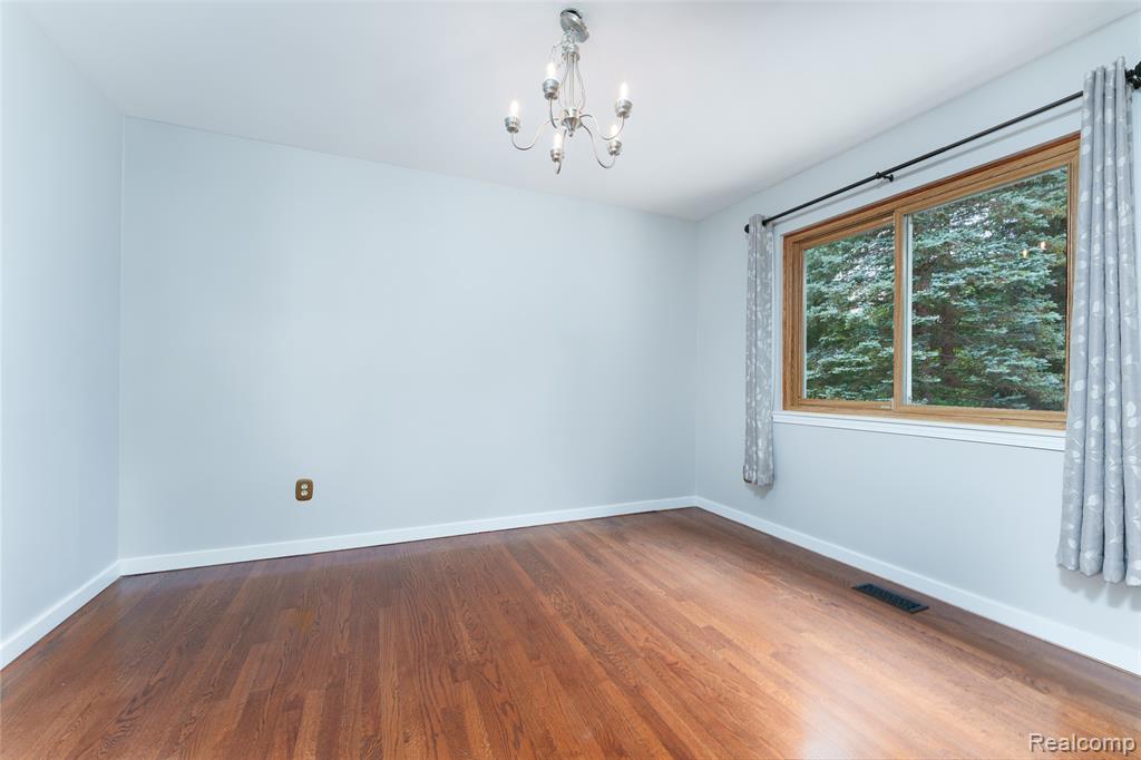 4276 Macqueen Drive, West Bloomfield, MI 48323 — Photo 13