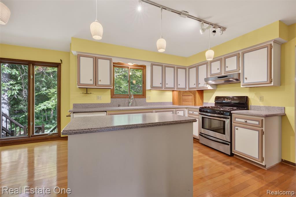 417 Eckford Circle, Troy, MI 48085 — Photo 7