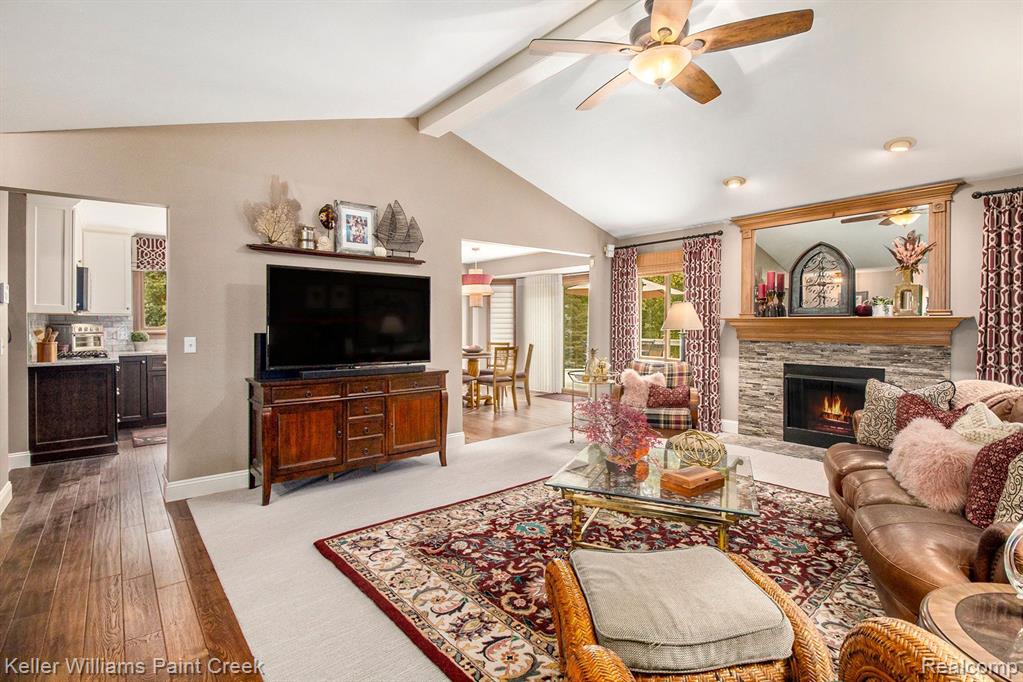 556 ORCHARD RIDGE Drive, Lake Orion, MI 48362 — Photo 6