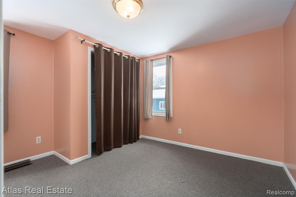 10128 Dar Lane, Goodrich Vlg, MI — Photo 32