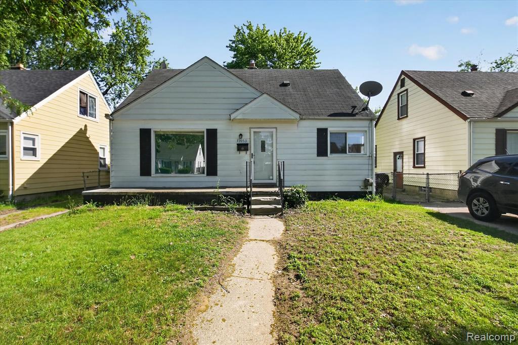 33953 Glover Street, Wayne, MI 48184