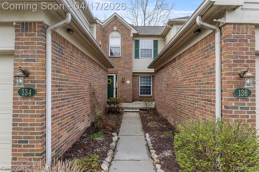 134 Legacy Park Circle, Dearborn Heights, MI 48127 — Photo 2