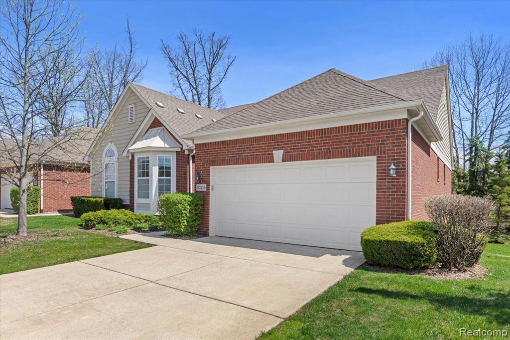 30216 VIEWCREST Drive, Novi, MI 48377 — Photo 5