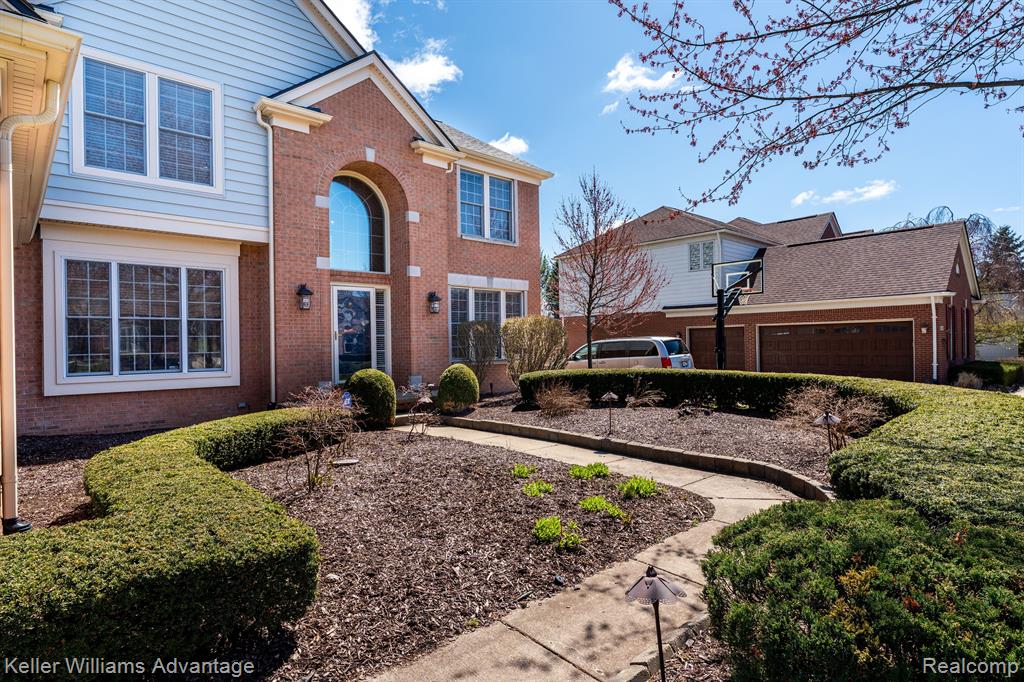 44499 White Pine Circle E, Northville, MI 48168 — Photo 2