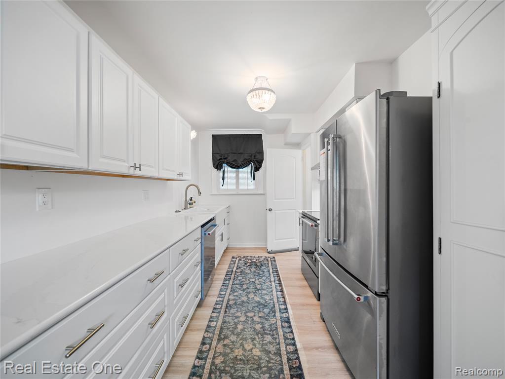 609 N Michigan Avenue, Howell, MI 48843 — Photo 12