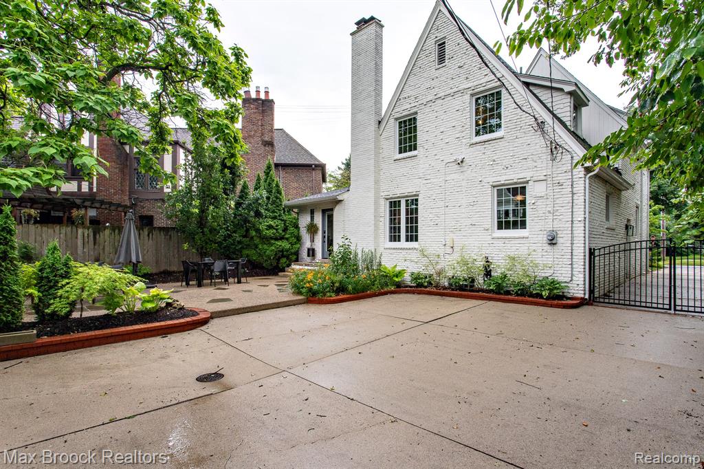 26008 Pembroke Road, Huntington Woods, MI — Photo 66