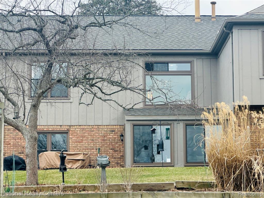 12047 Shenandoah Drive, 2, South Lyon, MI 48178 — Photo 2