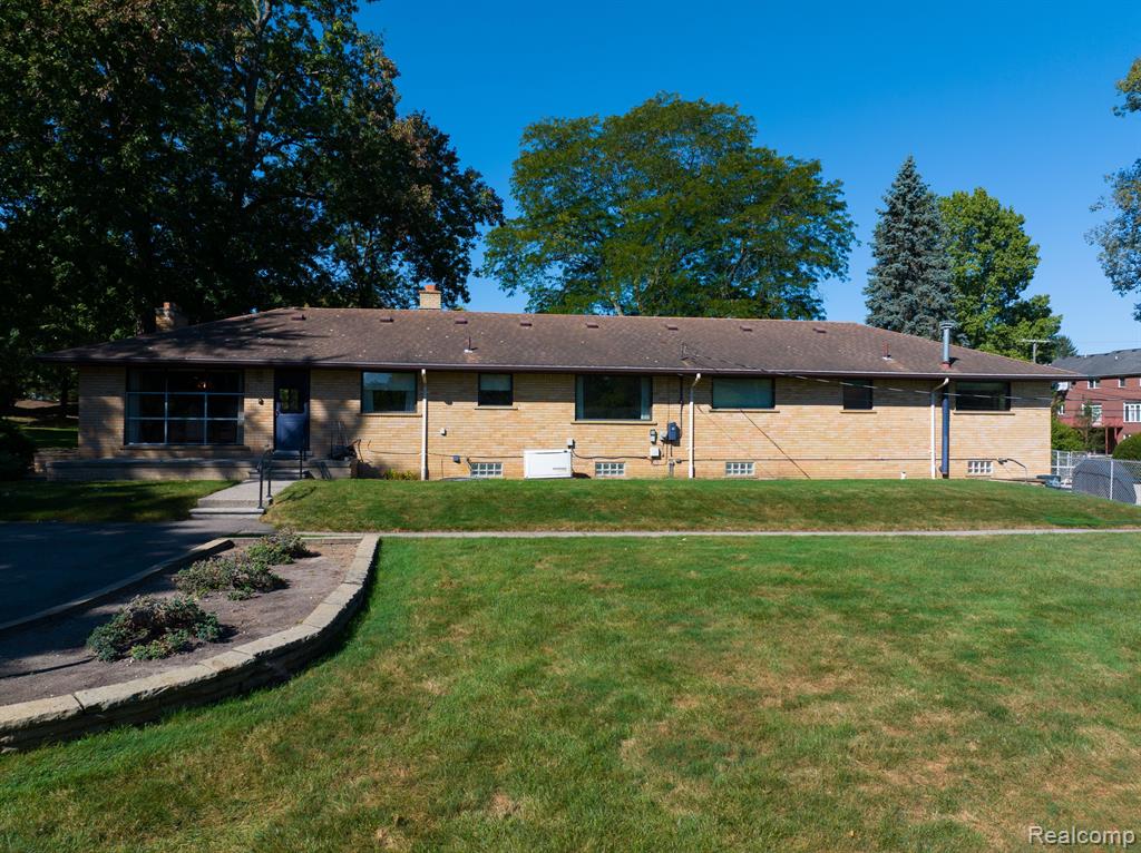 6248 LIVERNOIS Road, Troy, MI 48098 — Photo 50
