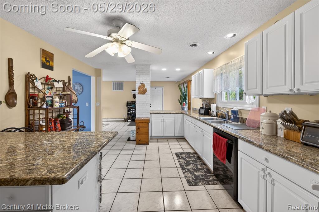 985 S Park Street, Highland, MI 48356 — Photo 30