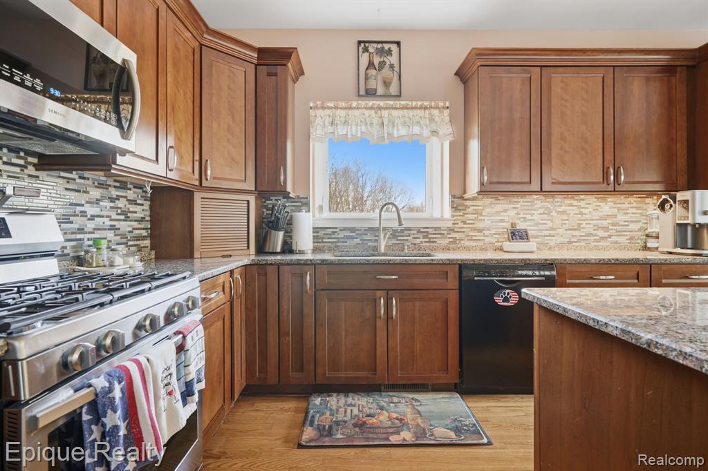 9867 Finnegan Drive, Brighton, MI 48116 — Photo 11