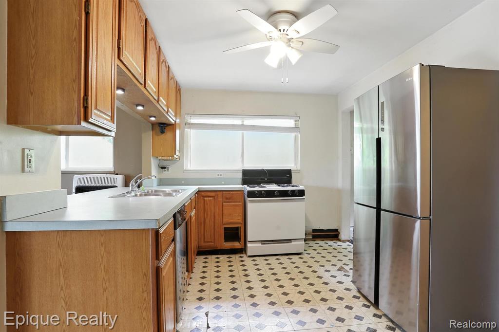 481 Heights Road, Lake Orion, MI 48362 — Photo 24