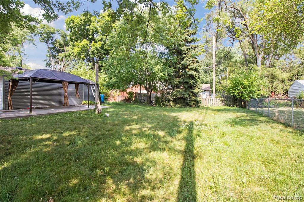 8025 Mayfair Street, Taylor, MI 48180 — Photo 35