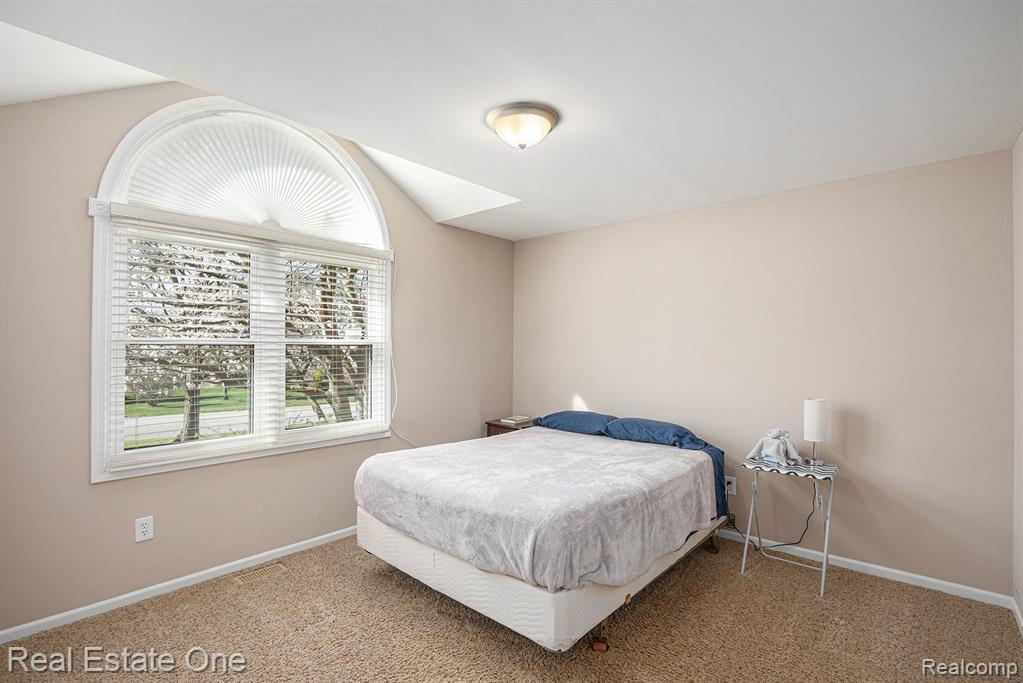 4453 RACEWOOD Drive, Commerce Twp, MI 48382 — Photo 18