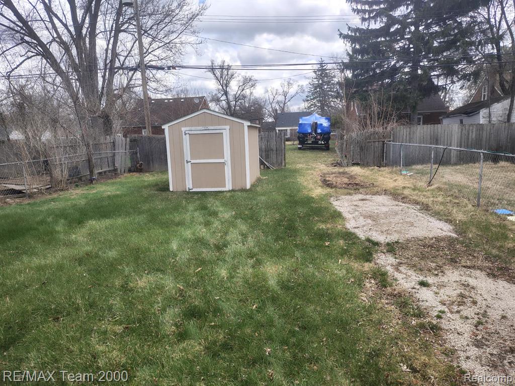 18330 Warwick Street, Detroit, MI 48219 — Photo 31