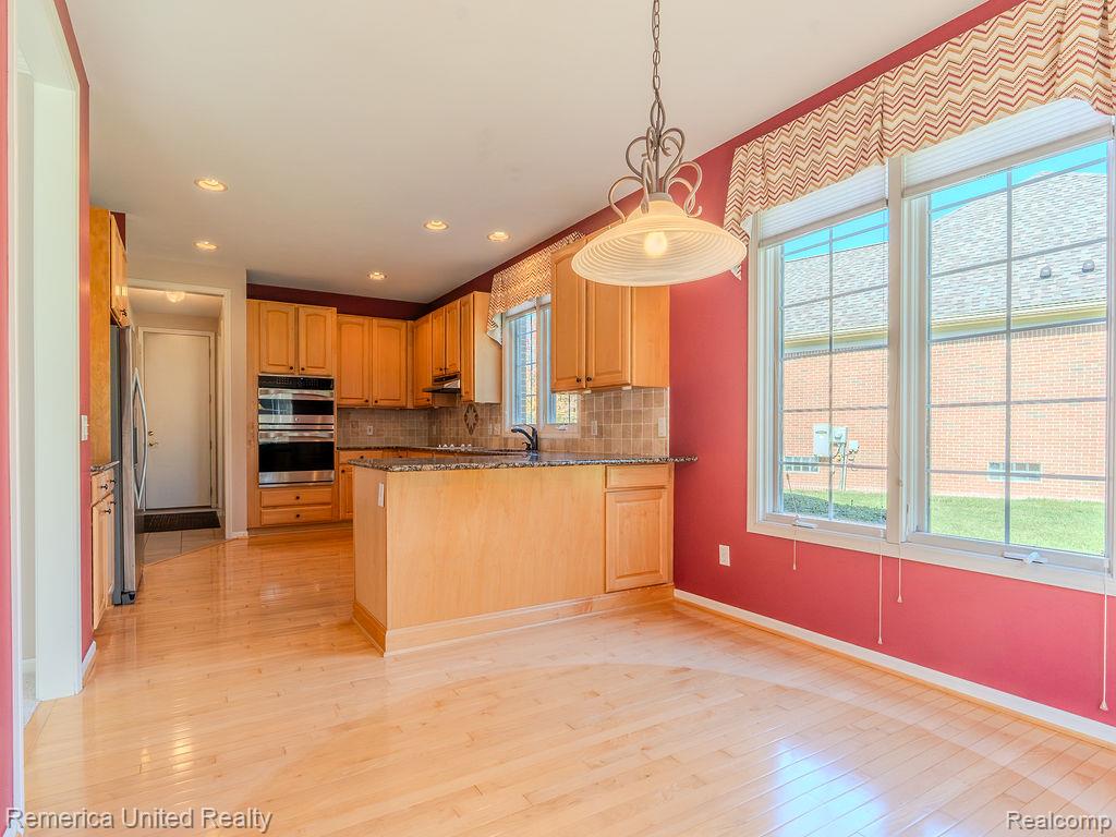 7429 Pine Vista Drive, Brighton, MI 48116 — Photo 18