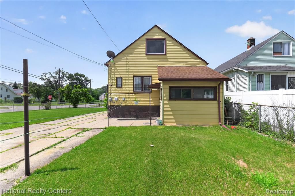 13814 Newbern Street, Hamtramck, MI 48212 — Photo 38