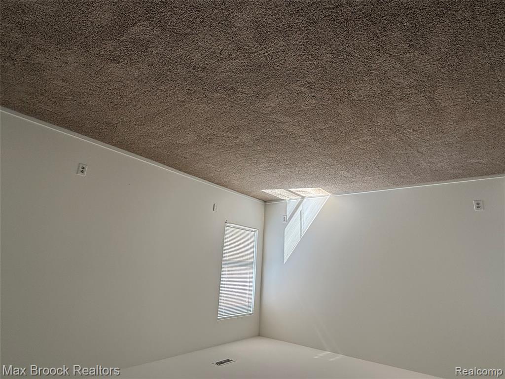 6560 Ridgefield Circle, West Bloomfield, MI — Photo 14