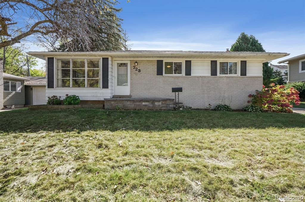723 Sweetbriar, Milford, MI 48381 — Photo 23