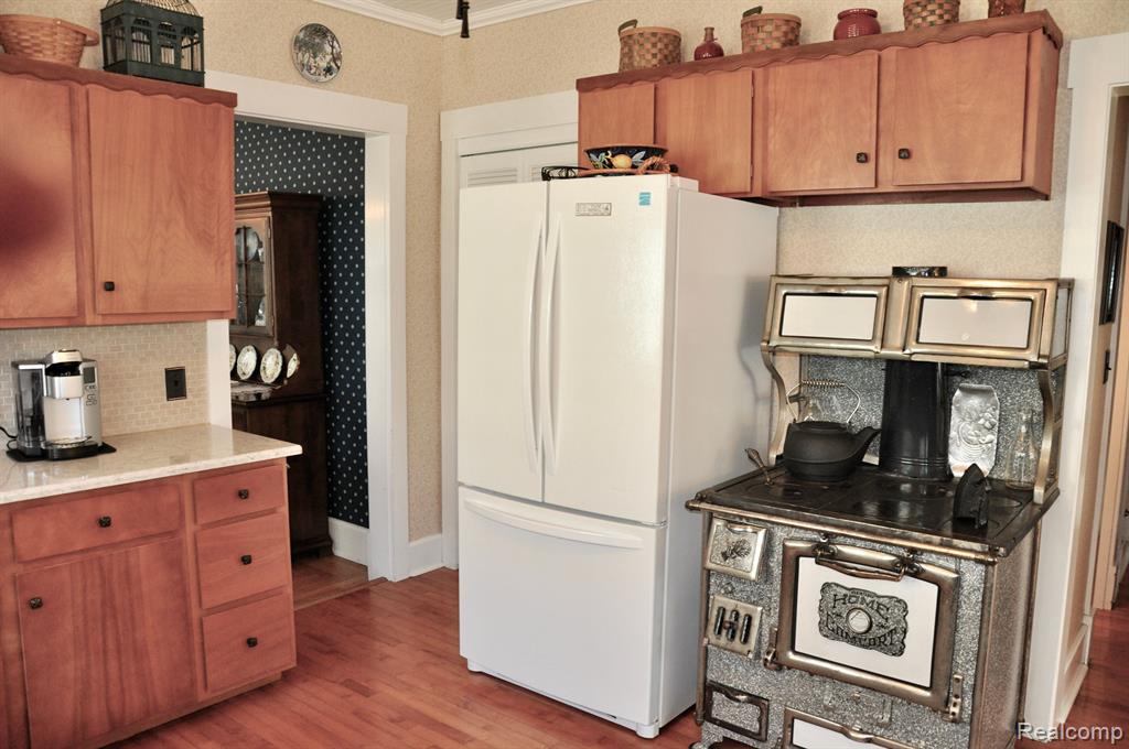 608 E MAPLE Street, Holly, MI 48442 — Photo 26