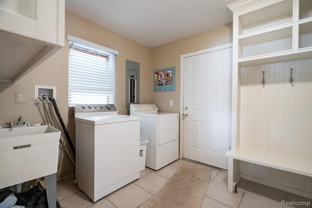 3831 Woodland Drive, Highland, MI 48356 — Photo 31