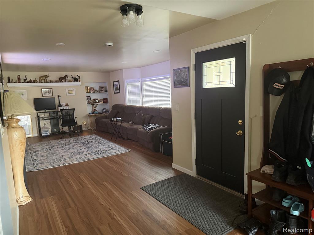 20088 Woodland Street, Harper Woods, MI 48225 — Photo 6