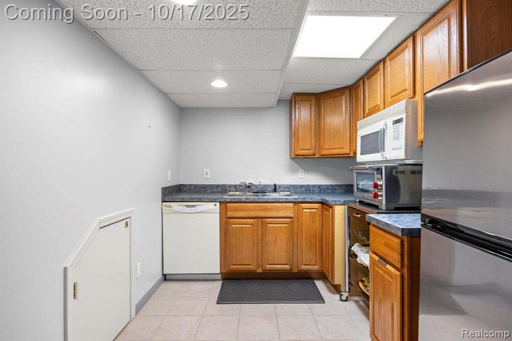 7109 Bluewater Drive, Clarkston, MI 48348 — Photo 26
