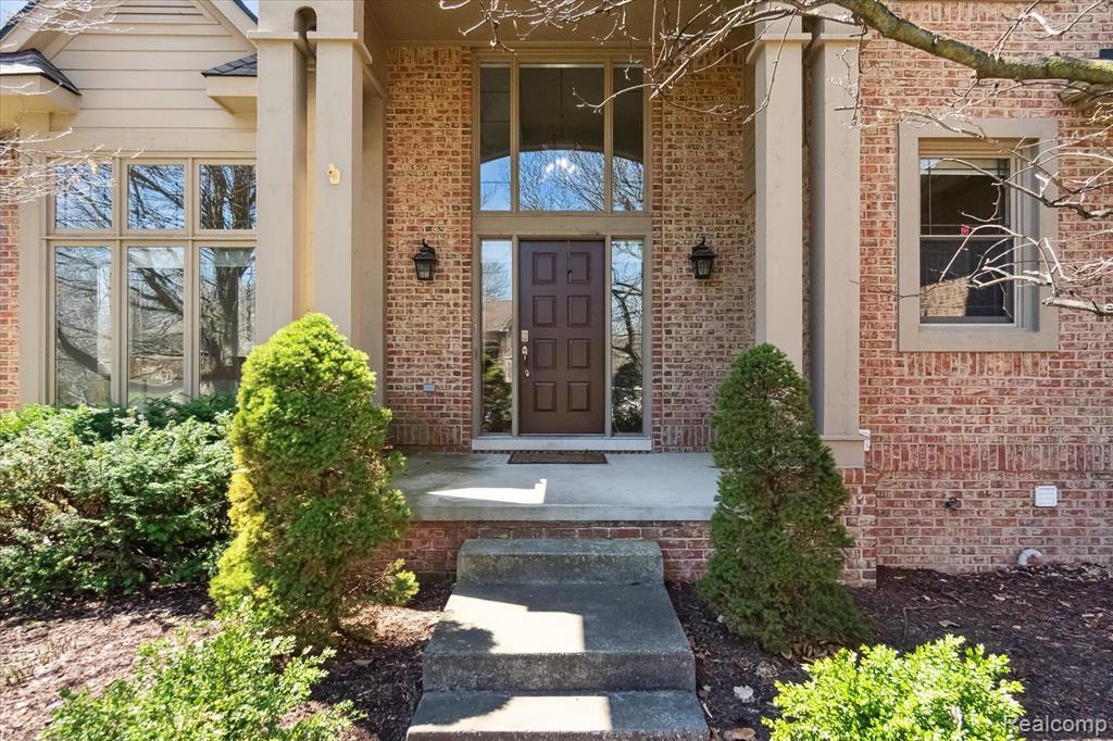 6808 OAKHURST RIDGE Road, Clarkston, MI 48348 — Photo 5