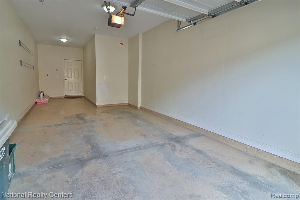 4058 RADCLIFF Drive, Canton, MI 48188 — Photo 32