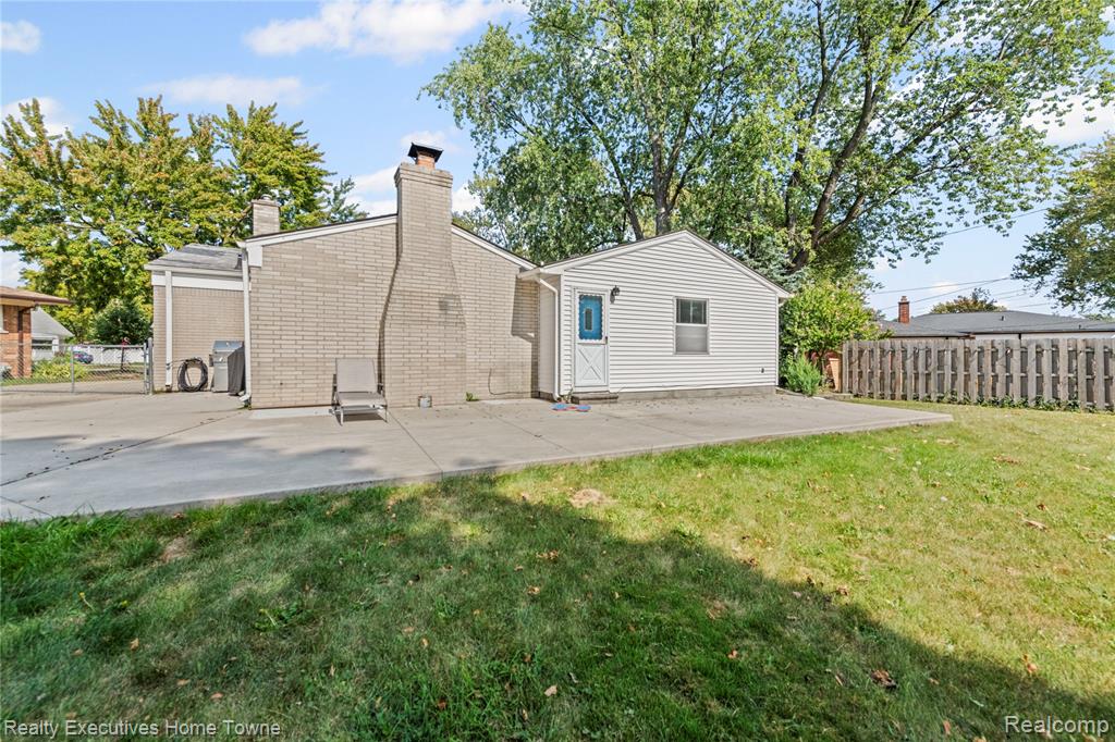 29667 Newport Drive, Warren, MI 48088 — Photo 31