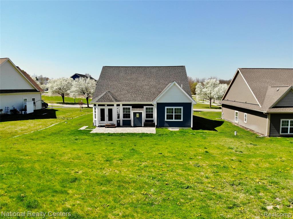 7478 Village Court, 27, Davisburg, MI 48350 — Photo 6