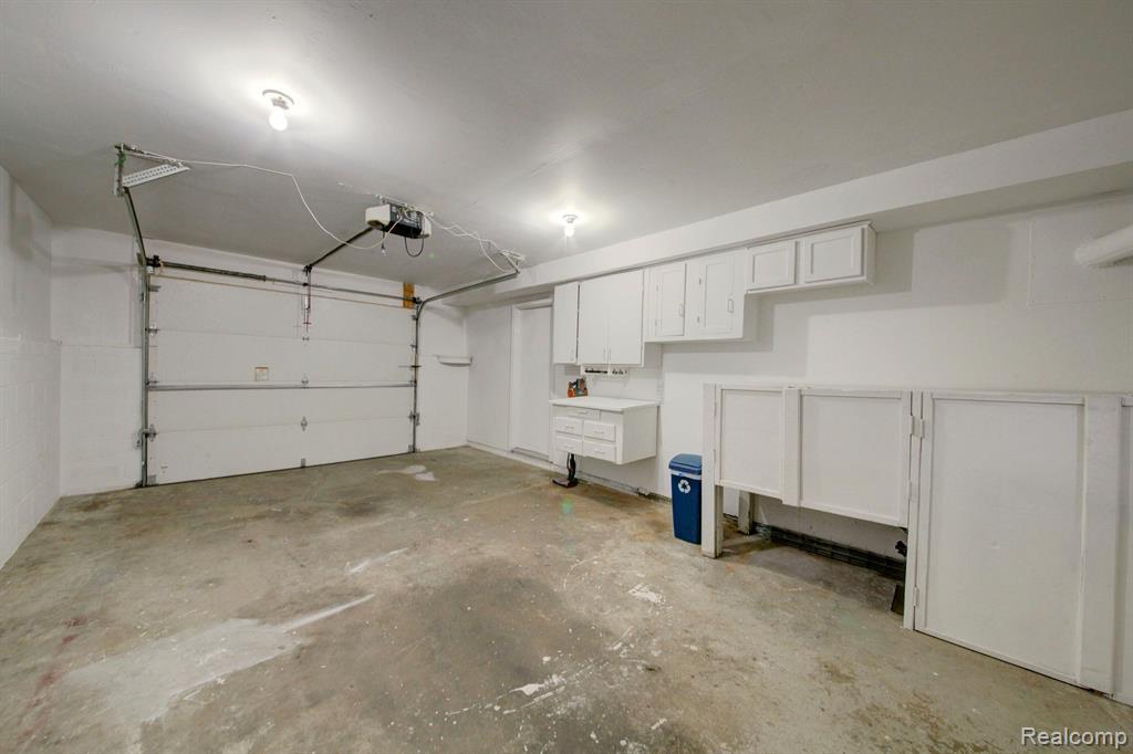 5221 VAN WINKLE Street, Brighton, MI 48116 — Photo 33