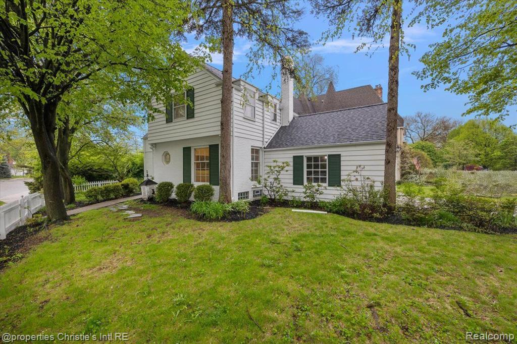 75 Grosse Pointe Blvd, Grosse Pointe Farms, MI 48236 — Photo 25