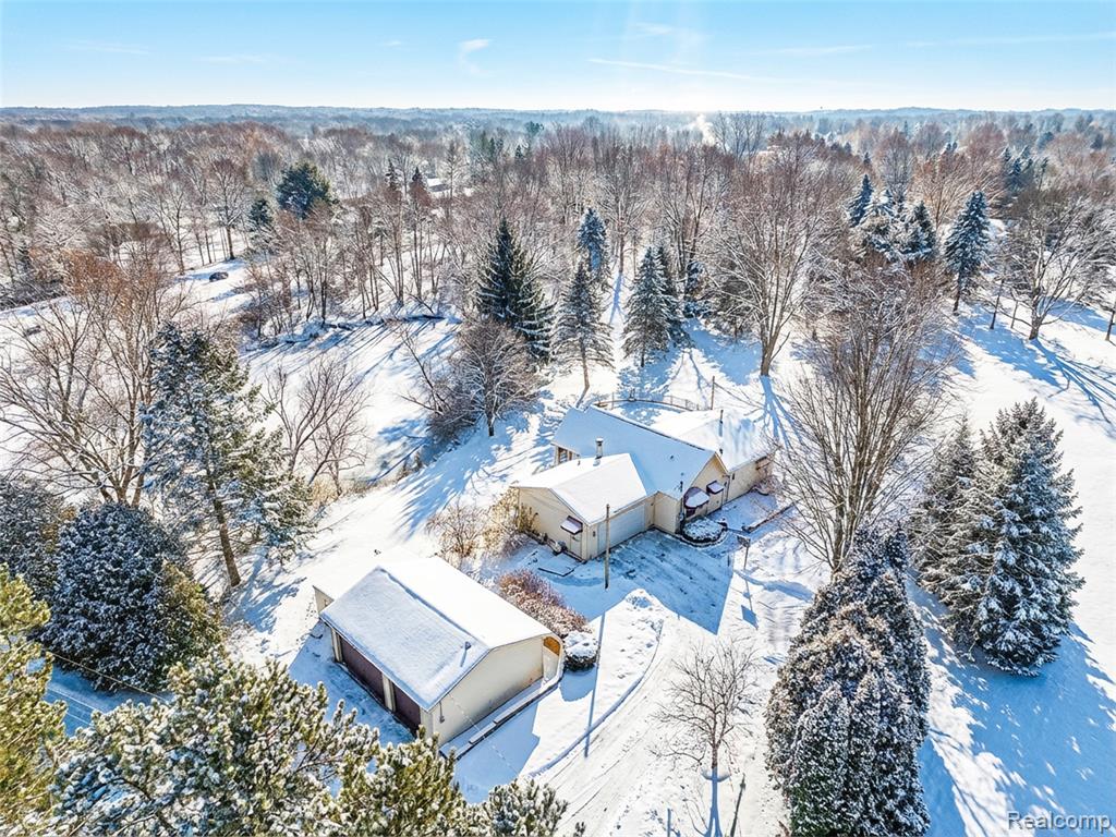 680 S 680 s hacker Road, Brighton, MI 48114 — Photo 28