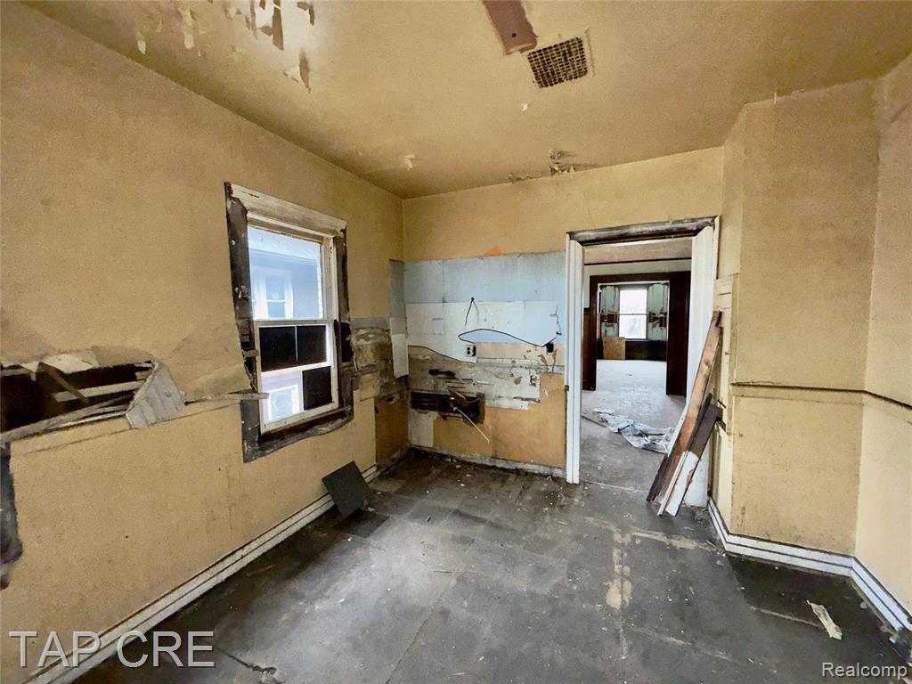 1017 E Grand Boulevard, Detroit, MI 48207 — Photo 10