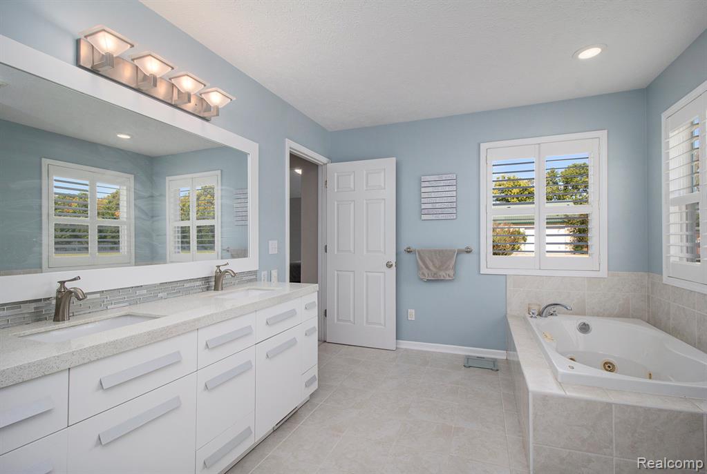 703 N Hughes Road, Howell, MI 48843 — Photo 15