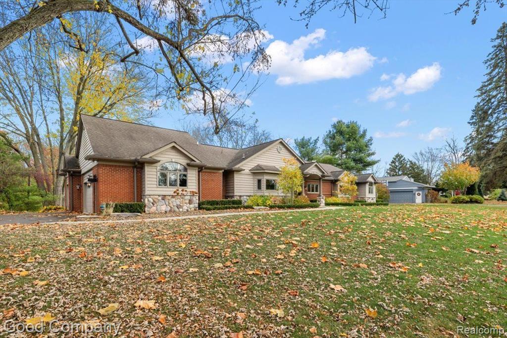 4671 BURNLEY Drive, Bloomfield Hills, MI 48304 — Photo 3