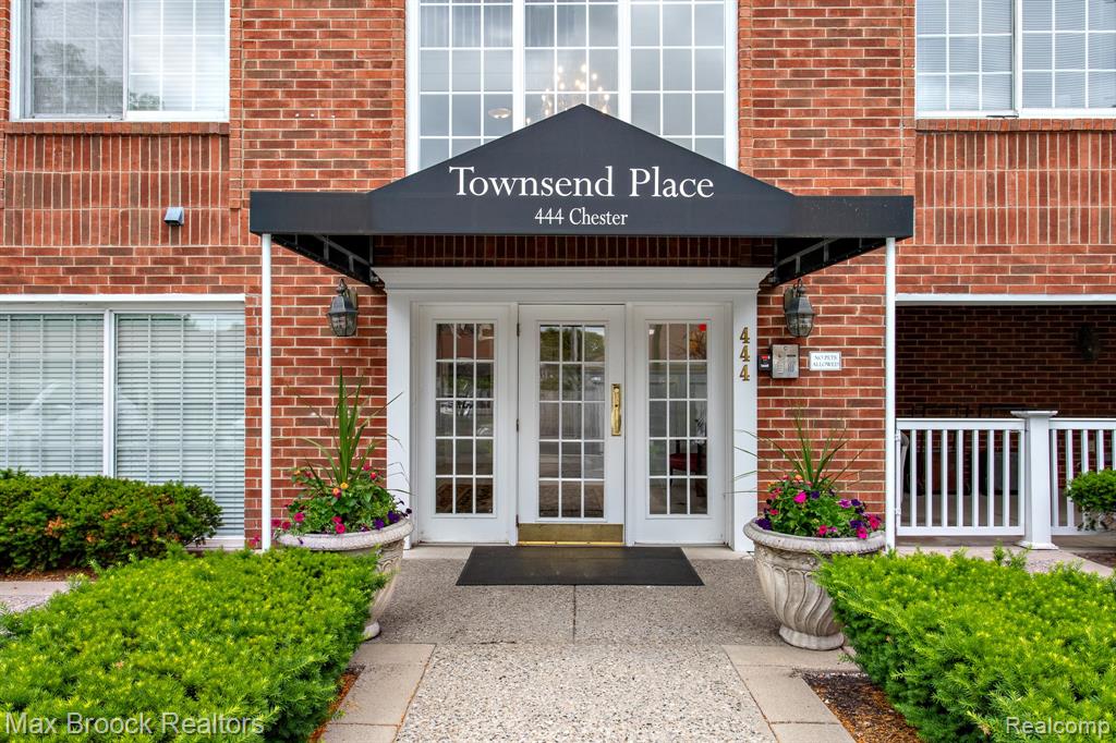 444 Chester Street, 420, Birmingham, MI 48009 — front exterior
