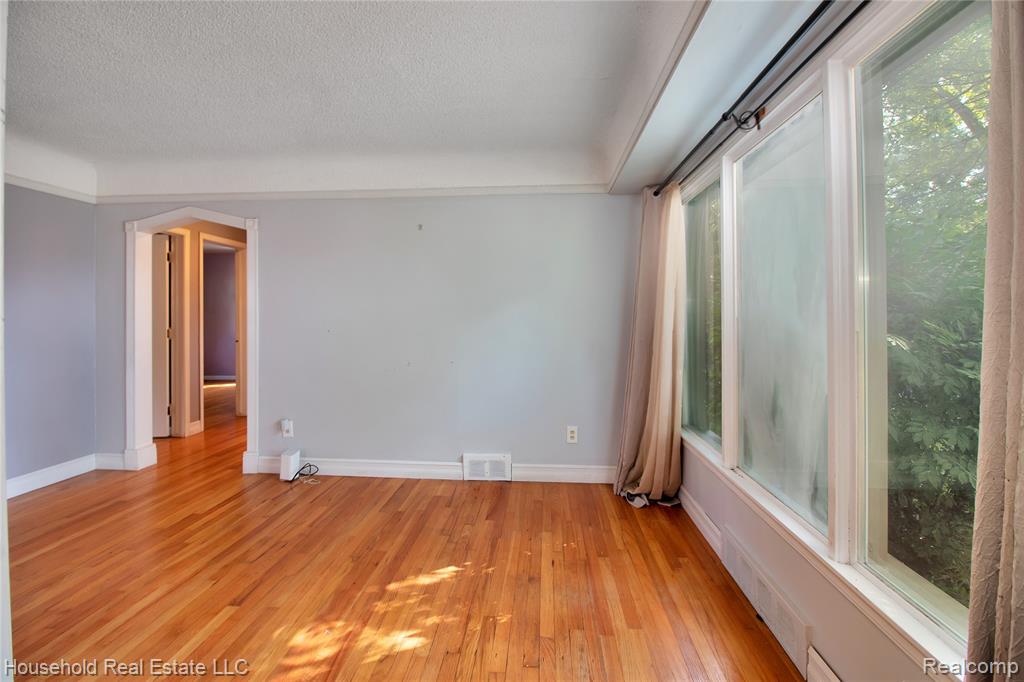 8027 Kolb Avenue, Allen Park, MI 48101 — Photo 4