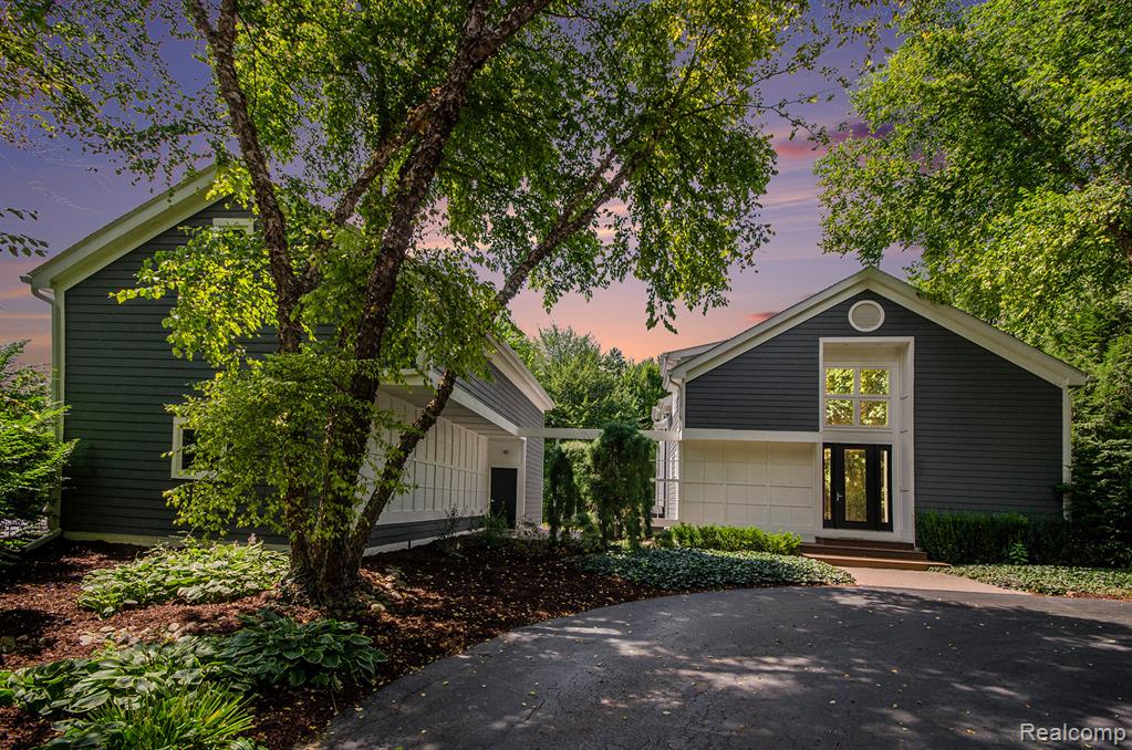 5751 Dora Lane, Clarkston, MI 48348 — Photo 2