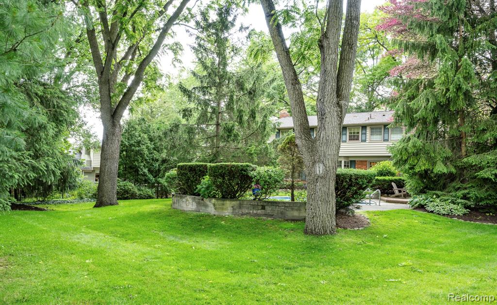 4269 N Willoway Estates Court, Bloomfield Hills, MI 48302 — Photo 22