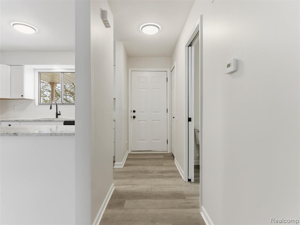 25927 New Forest Court, New Baltimore, MI — Photo 3