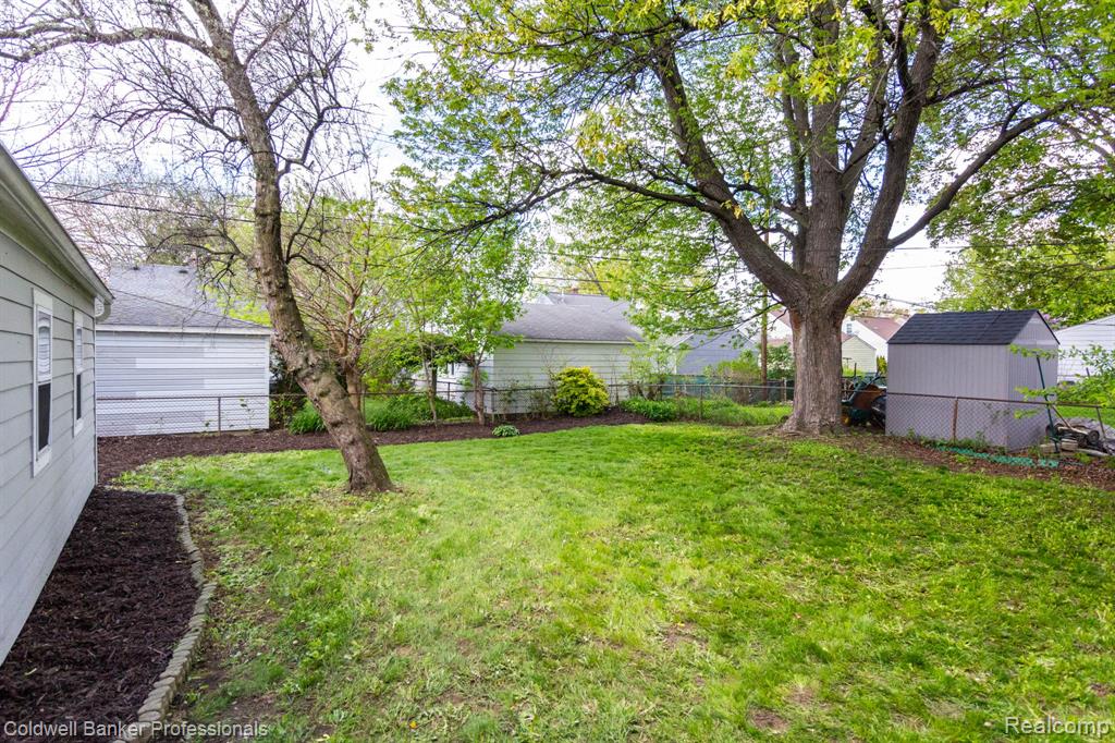 829 N Dorchester Avenue, Royal Oak, MI 48067 — Photo 48