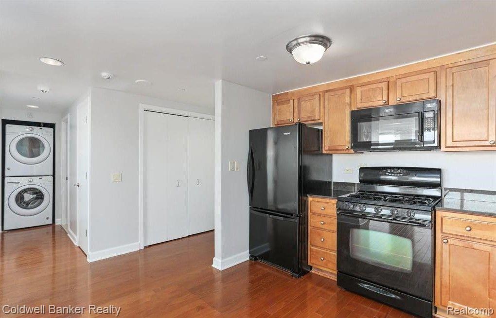 3320 SPINNAKER Lane, 76-14E, Detroit, MI 48207 — Photo 3