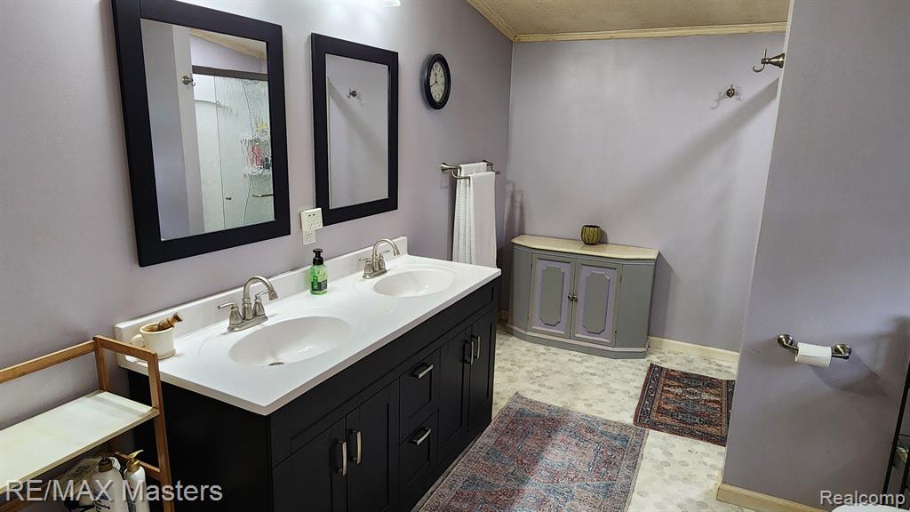 5718 HUNT Road, Adrian, MI 49221 — Photo 13