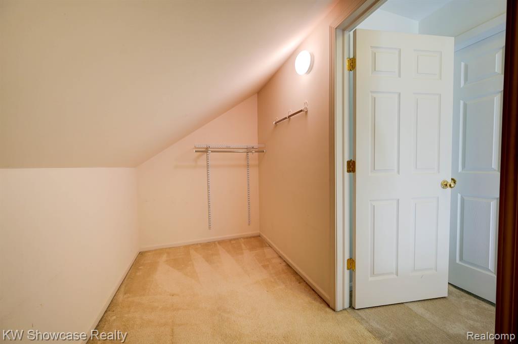 1074 ANDOVER Circle, Commerce Twp, MI 48390 — Photo 37