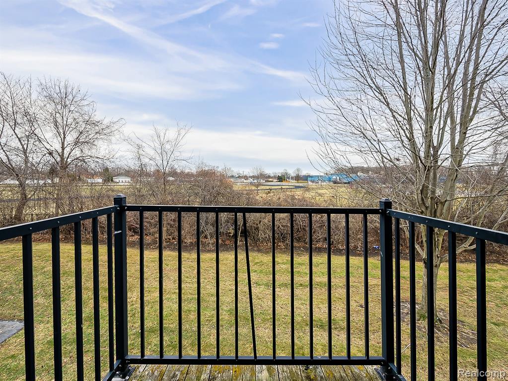 23461 Williamsburg Circle, Woodhaven, MI 48183 — Photo 7