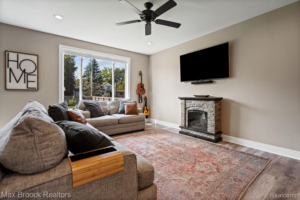 217 CLINTON Street, Romeo, MI 48065 — Photo 7